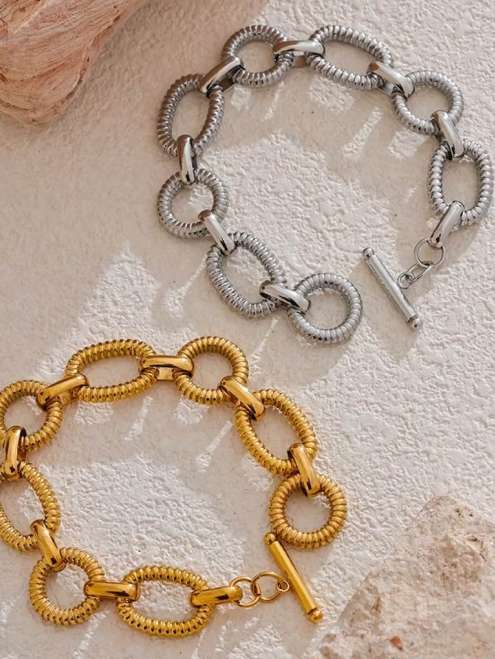 Silver Textured Ring-Link Bracelet - Picture 3 of 11